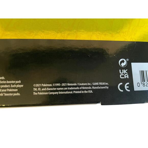 Pokemon Celebrations Special Collection Box Pikachu V-Union Trading Cards 2021 - Picture 3 of 8